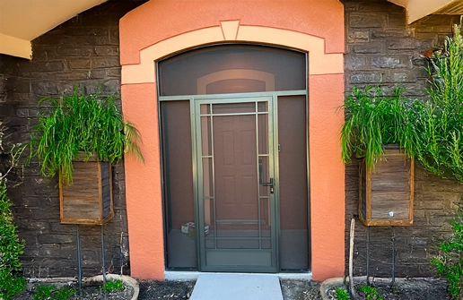 Front Screen Enclosure